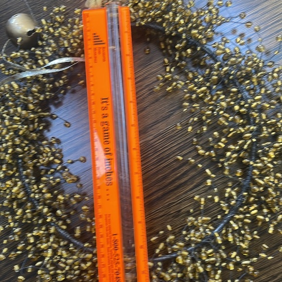 Gold bead wreath on metal frame. Diameter frame 10.5 inches. Beads stretch to 15 - Picture 11 of 12